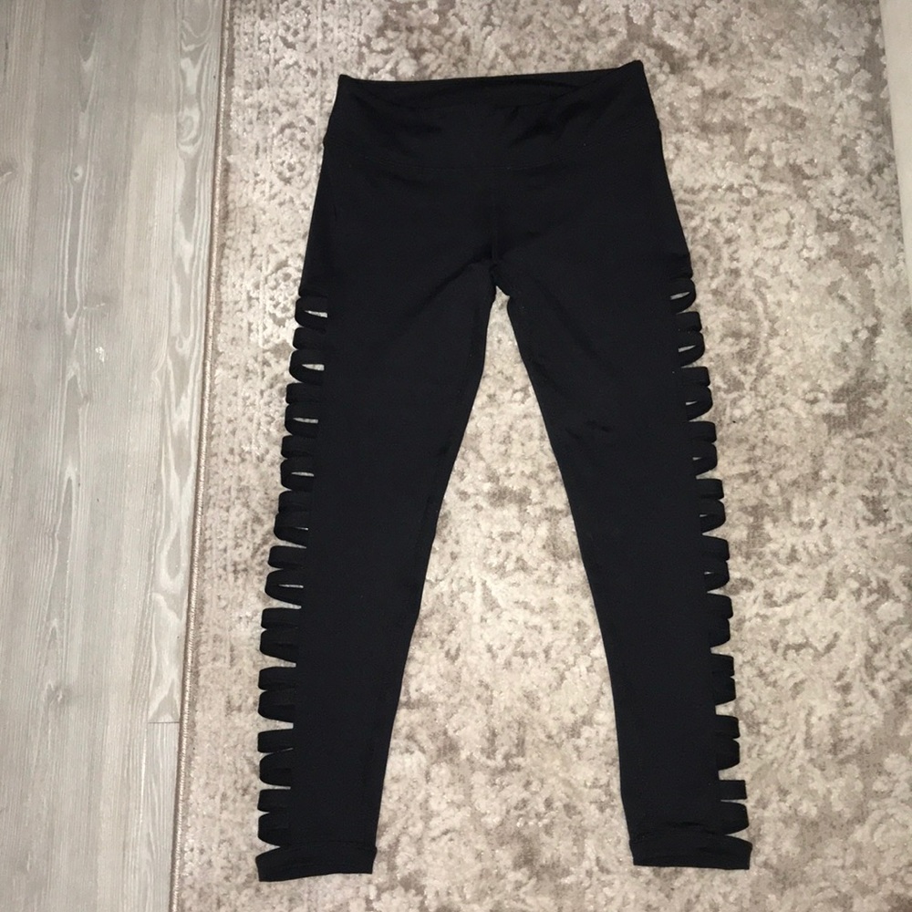 Black Leggings.